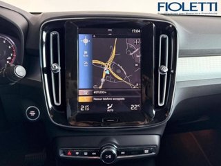 VOLVO XC40 T3 Geartronic Momentum Pro